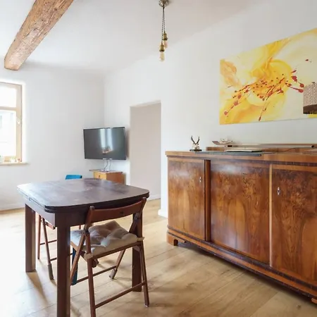 Apartment Komfortable In Mit Grossem Garten By Interhome Paulinzella