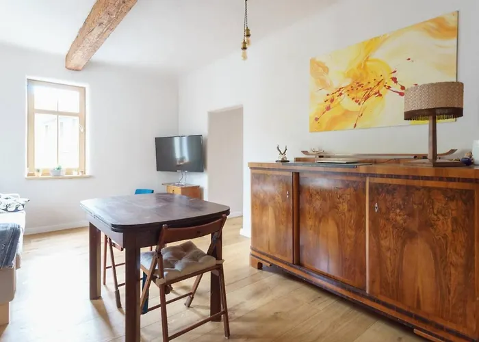 Apartment Komfortable In Mit Grossem Garten By Interhome Paulinzella